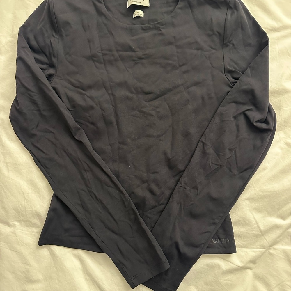 Aritzia contour black Long Sleeve Tee